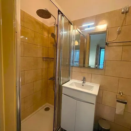 ゲストハウス Lisabonna