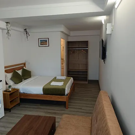 ゲストハウス Lisabonna アマドーラ